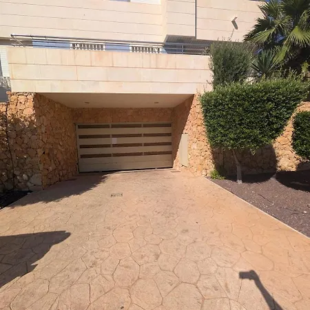 Апартаменти Rooftop Escape-Sea View Retreat, Torrevieja