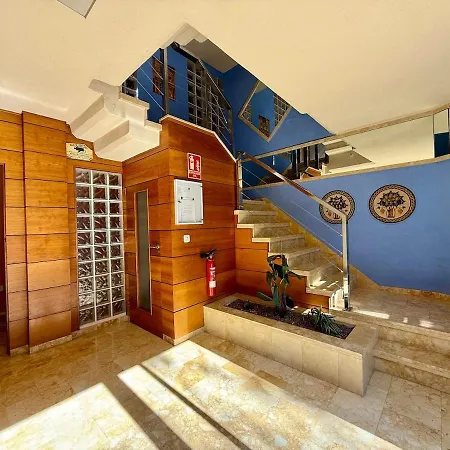 Rooftop Escape-Sea View Retreat, Torrevieja Апартаменти *